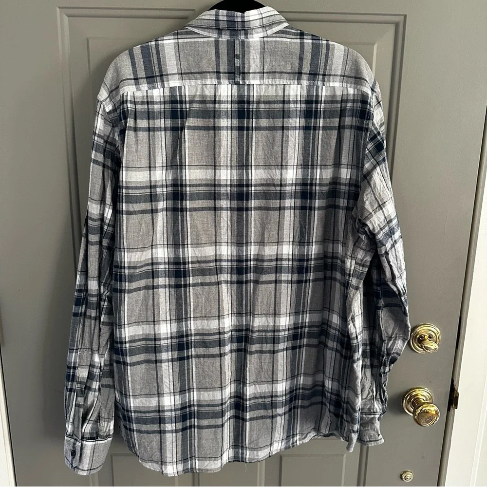 🩶 BANANA REPUBLIC men’s Plaid Button-Up Shirt Gray & Navy plaid XL flannel